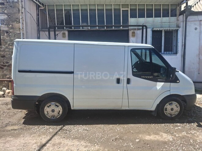 Ford Transit-3