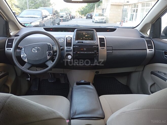 Toyota Prius-9