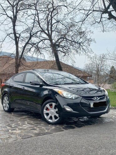 Hyundai Elantra-1