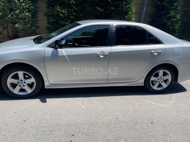 Toyota Camry-3