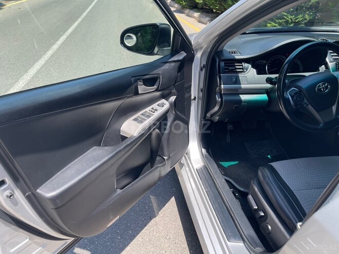 Toyota Camry-8