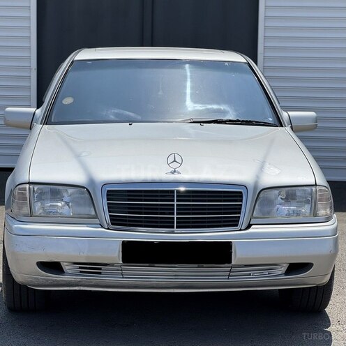 Mercedes C 200-1