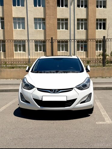 Hyundai Elantra-1