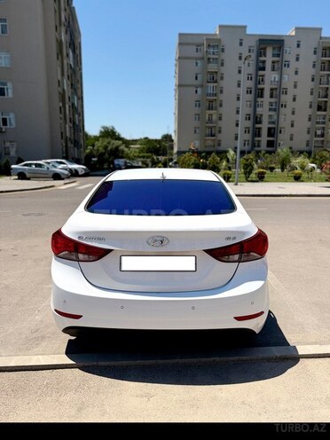 Hyundai Elantra-2