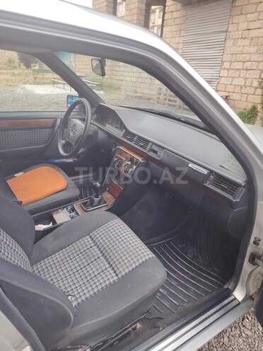Mercedes 200 E-4