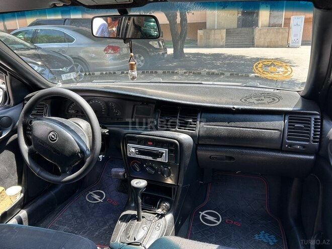 Opel Vectra-8