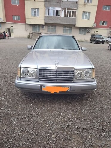 Mercedes 200 E-1