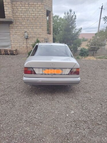 Mercedes 200 E-7