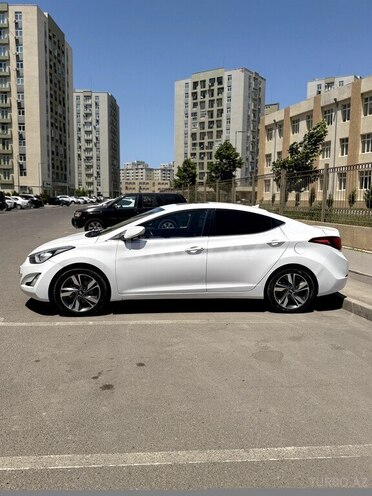 Hyundai Elantra-6