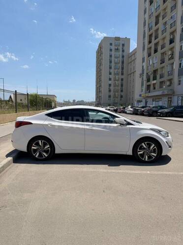 Hyundai Elantra-7