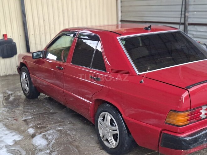 Mercedes 190-9