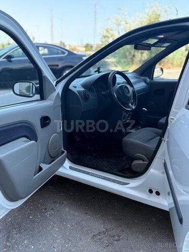 Renault Tondar-8