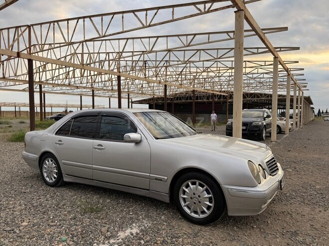 Mercedes E 220-2