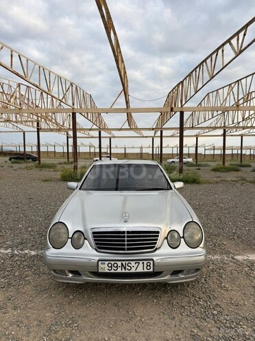 Mercedes E 220-4