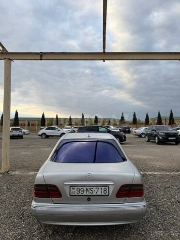 Mercedes E 220-6