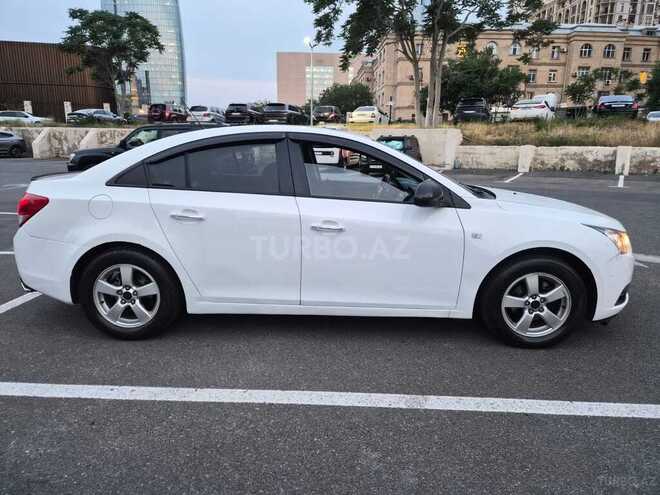 Chevrolet Cruze-12