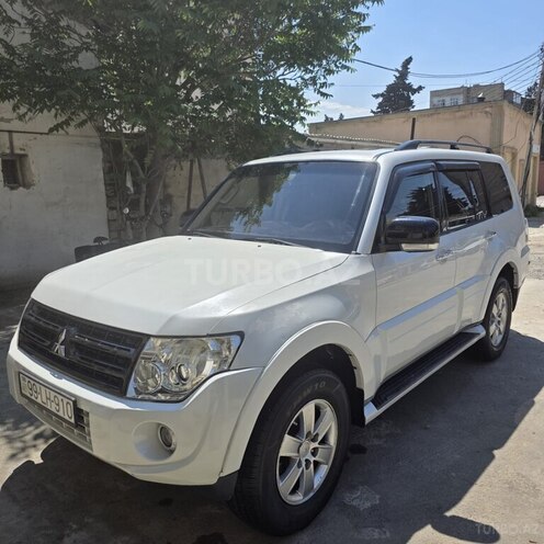 Mitsubishi Pajero-9