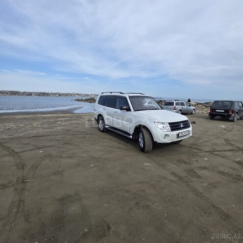 Mitsubishi Pajero-11