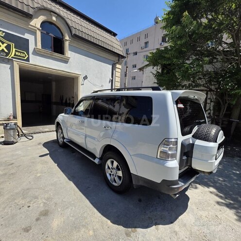 Mitsubishi Pajero-13