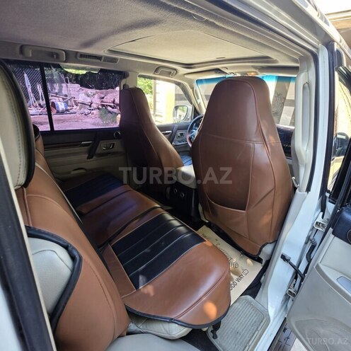 Mitsubishi Pajero-17