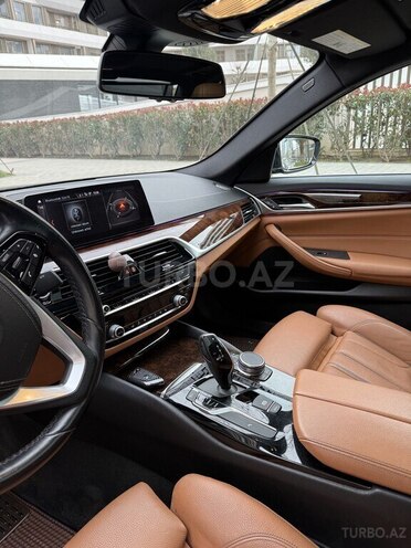 BMW 530-10