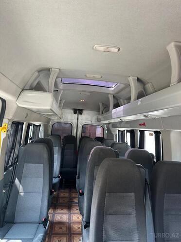 Ford Transit-5