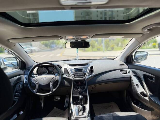 Hyundai Elantra-8