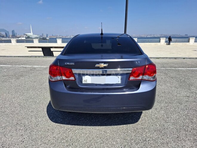 Chevrolet Cruze-2