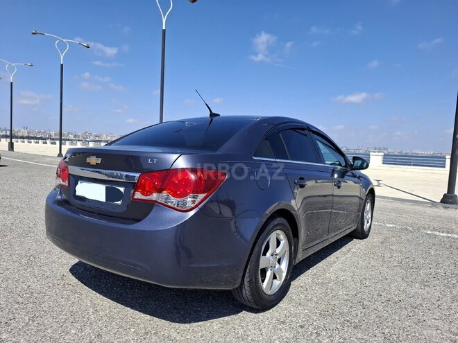 Chevrolet Cruze-9