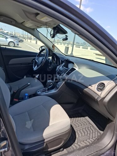 Chevrolet Cruze-10
