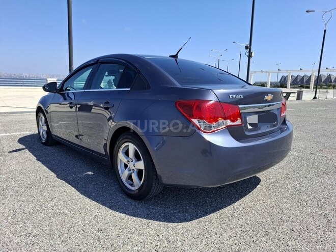 Chevrolet Cruze-17
