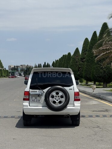 Mitsubishi Pajero io-4