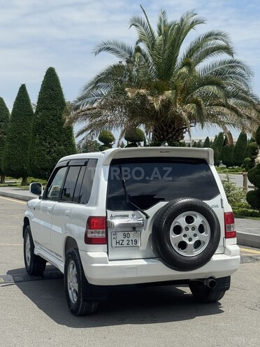 Mitsubishi Pajero io-5