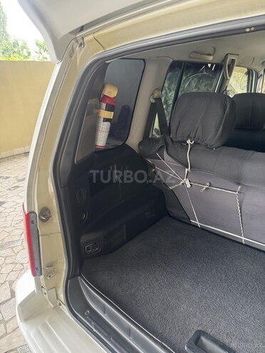 Mitsubishi Pajero io-8