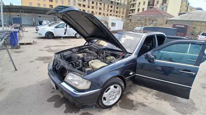 Mercedes C 200-1