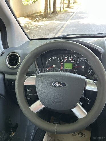Ford Transit Connect-14