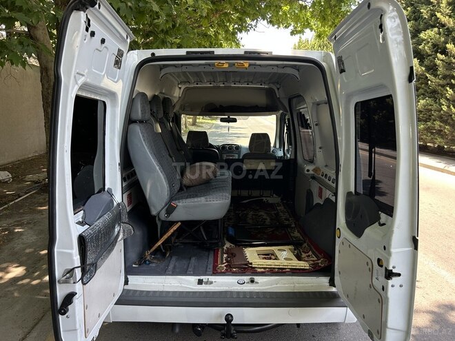 Ford Transit Connect-8