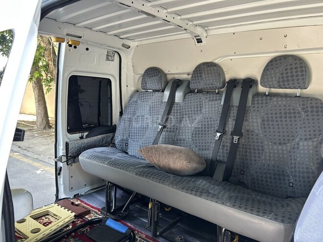 Ford Transit Connect-11