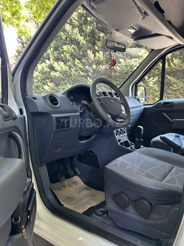 Ford Transit Connect-13