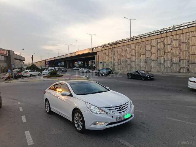 Hyundai Sonata-2