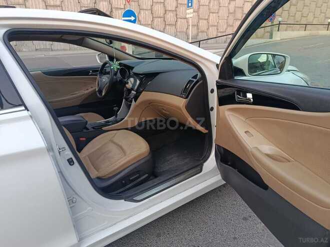Hyundai Sonata-15