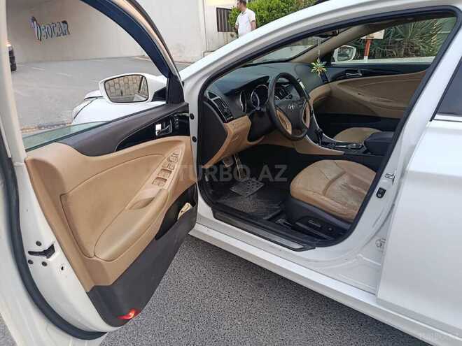 Hyundai Sonata-10