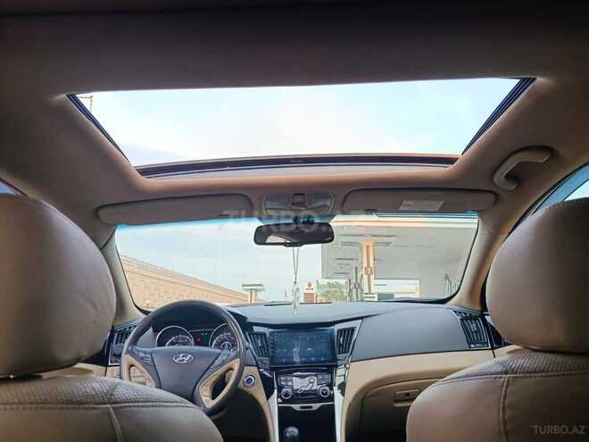 Hyundai Sonata-11