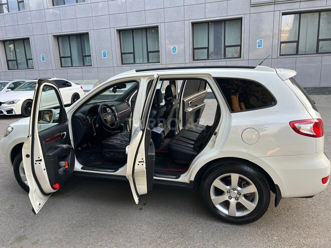 Hyundai Santa Fe-12