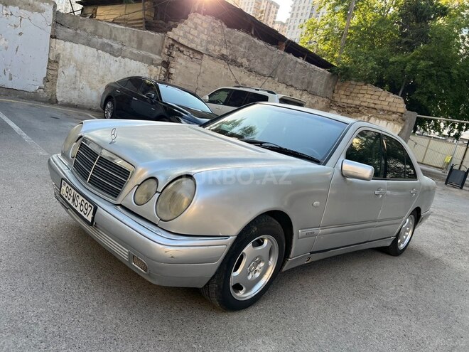 Mercedes E 230-3