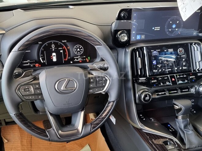 Lexus LX 600-26