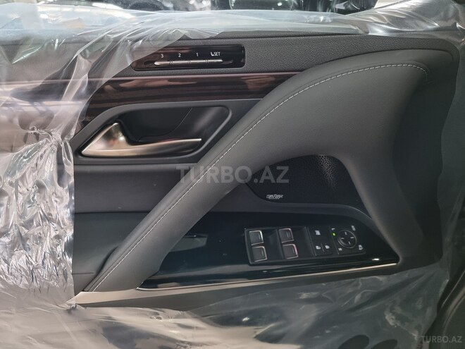 Lexus LX 600-34