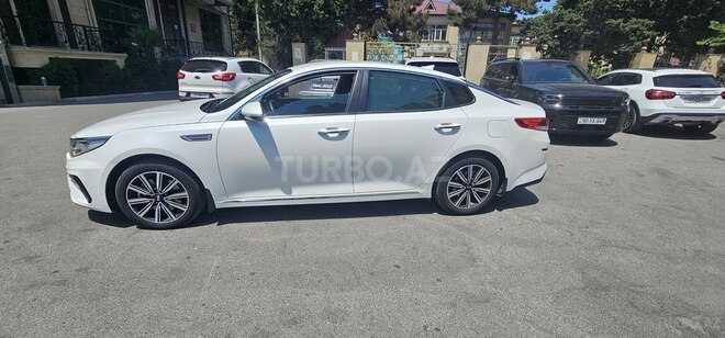 Kia Optima-4