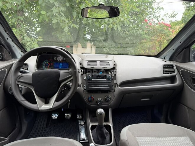 Chevrolet Cobalt-13