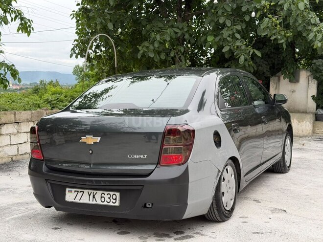 Chevrolet Cobalt-10